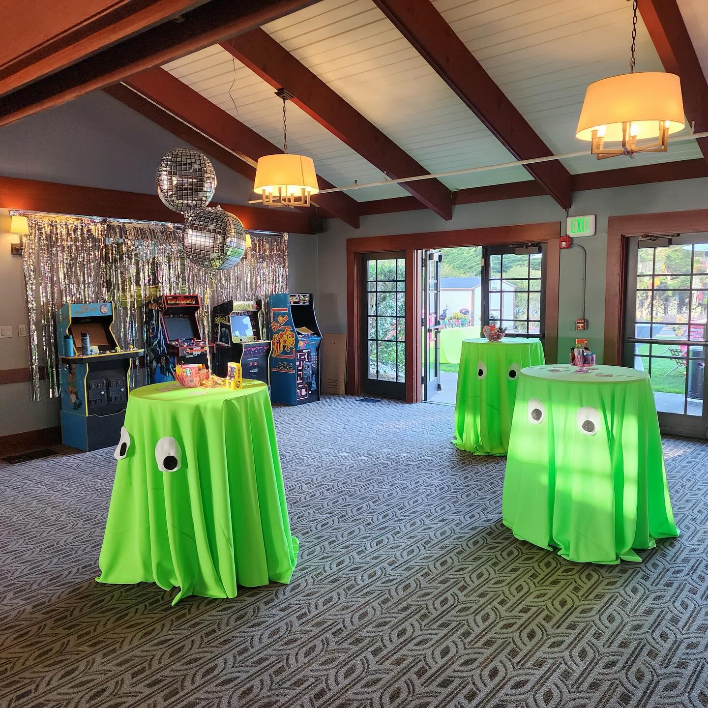 A fun set-up for a recent fundraising event! We love the creative and unique ideas our clients come up with to transform our space! 

#fundraiser #eventsspace #eventssf #eventssanfrancisco #presidioevents #ironwoodsbarandgrill #presidiogc #presidiosf